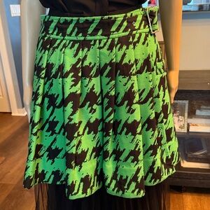 Marc By Marc Jacobs Houndstooth Green and Black Pleated Skirt (size 2)